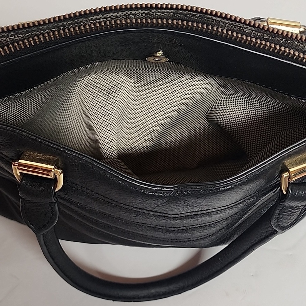 Vince Camuto New York Black Quilted Leather bag gold hardware Classy Minimalist - Picture 9 of 10